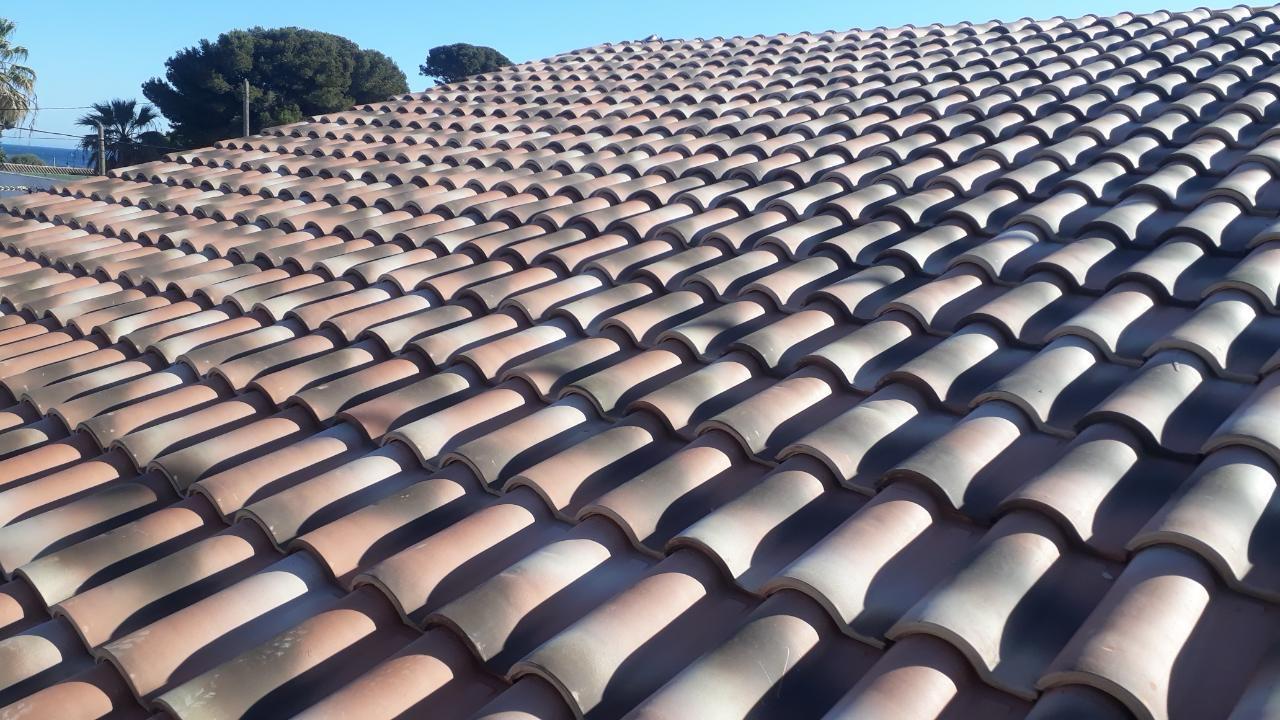 Tuiles canal neuves vue rapprochée